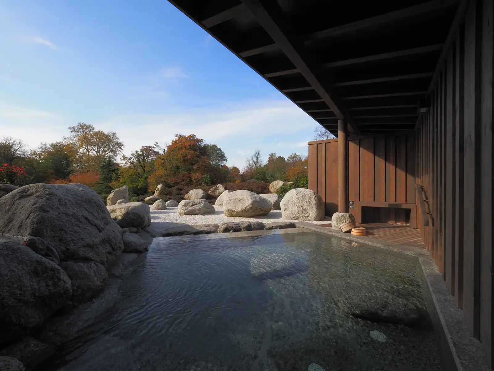 ゲストハウスの露天風呂 2