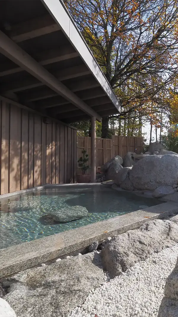 ゲストハウスの露天風呂の写真