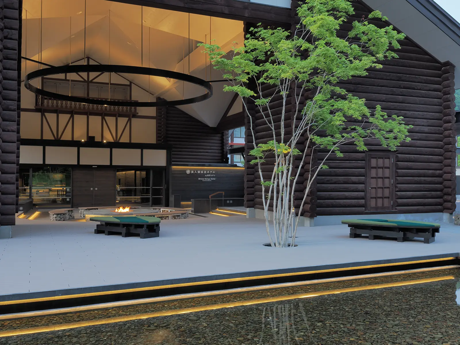 奥入瀬渓流ホテル パブリックスペースデザイン4の写真 2