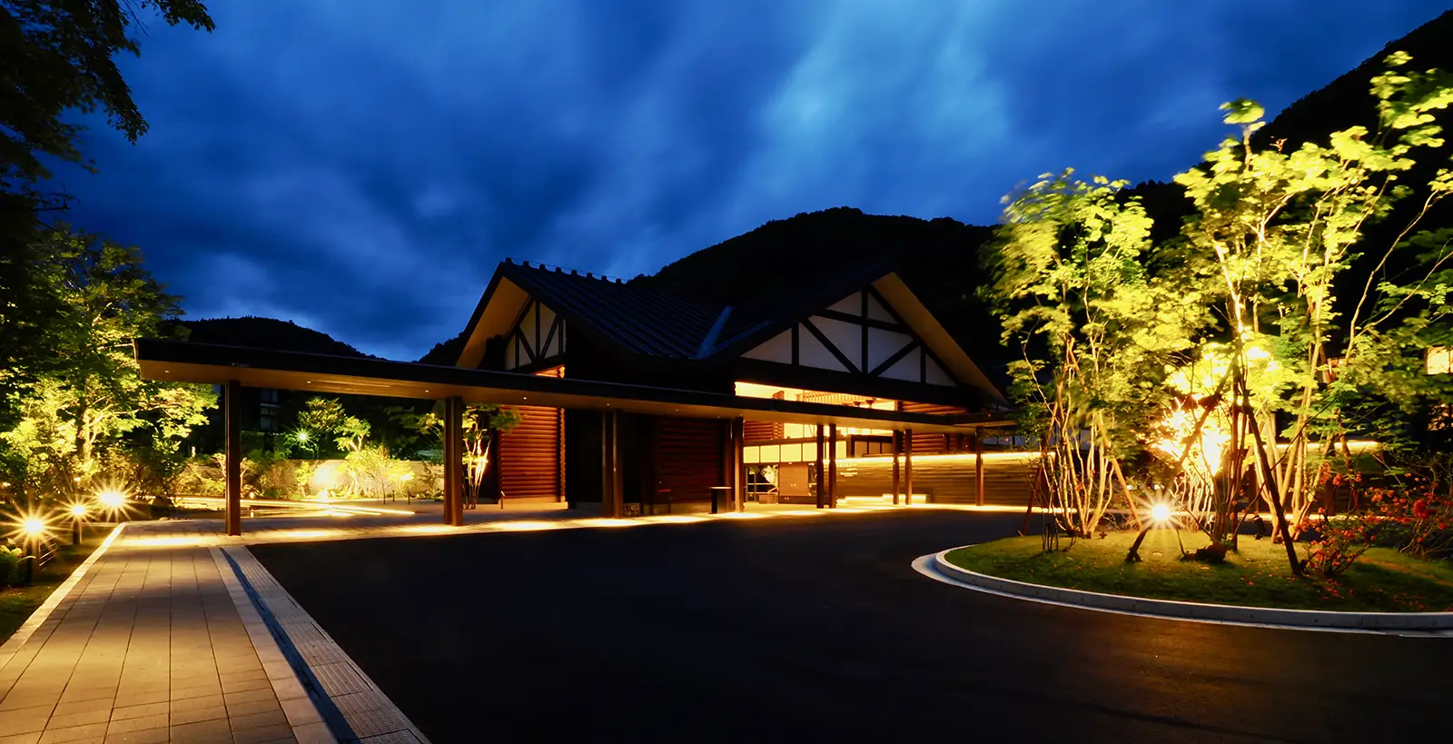 奥入瀬渓流ホテル パブリックスペースデザイン4の写真 8