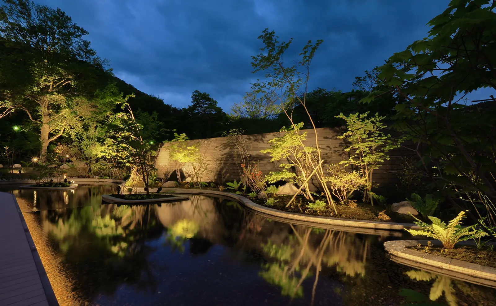 奥入瀬渓流ホテル パブリックスペースデザイン4の写真 10